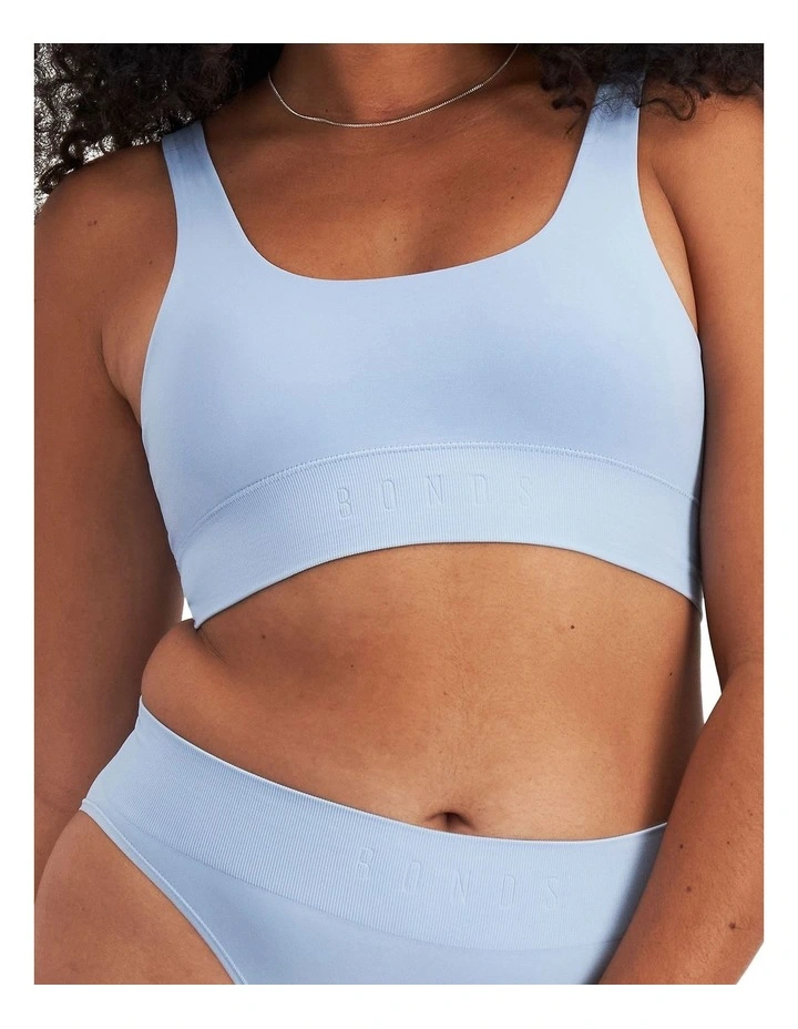 Bases Scoop Crop Bra in EGR Zeus