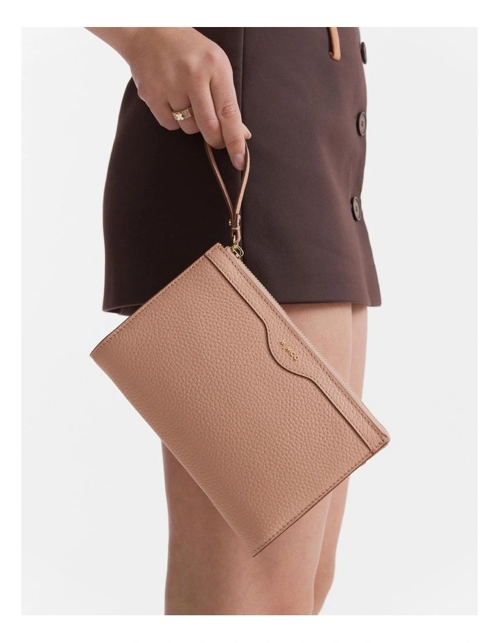 Jett Medium Pouch in Almond