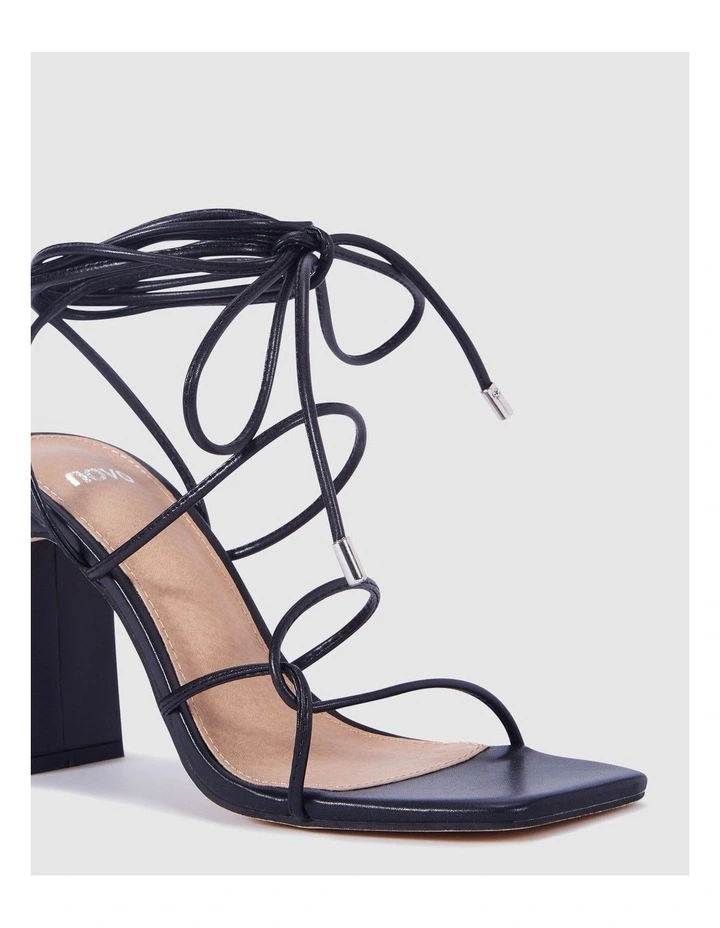 Niarobi Heels in Black