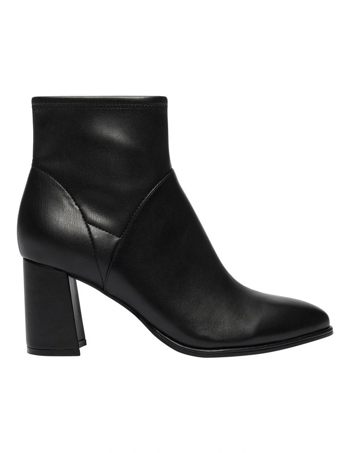 Drins Ankle Boot in Black Leather
