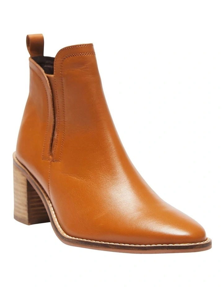 Nomad Tan Glove Boots