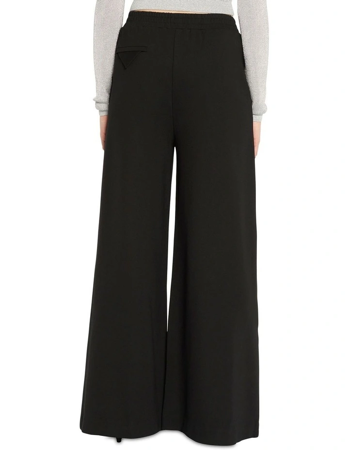 Relaxed Minds Pant in Black