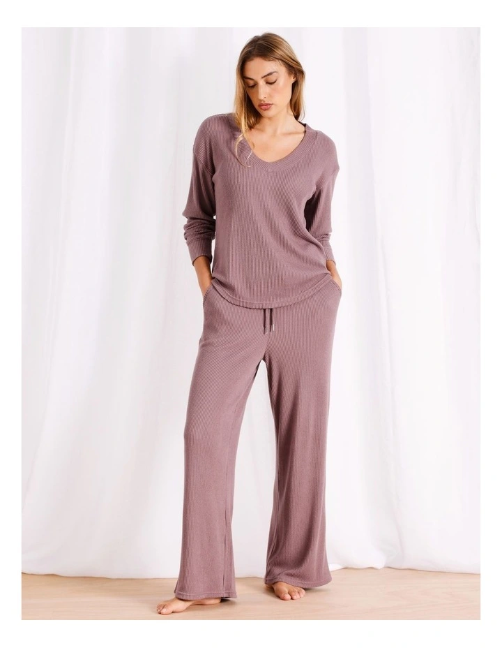Ribbed V-Neck Long Sleeve Top in Brown