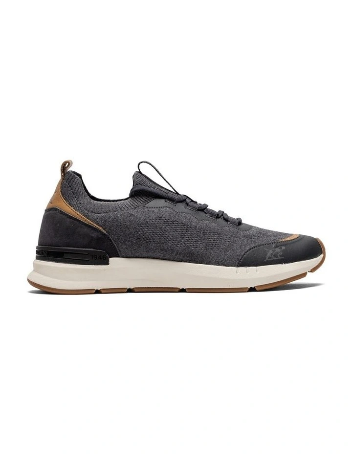 Runner Flow Sneaker in Charcoal