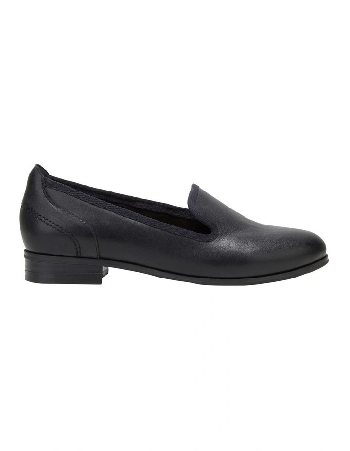 The Albert Leather Flats in Black