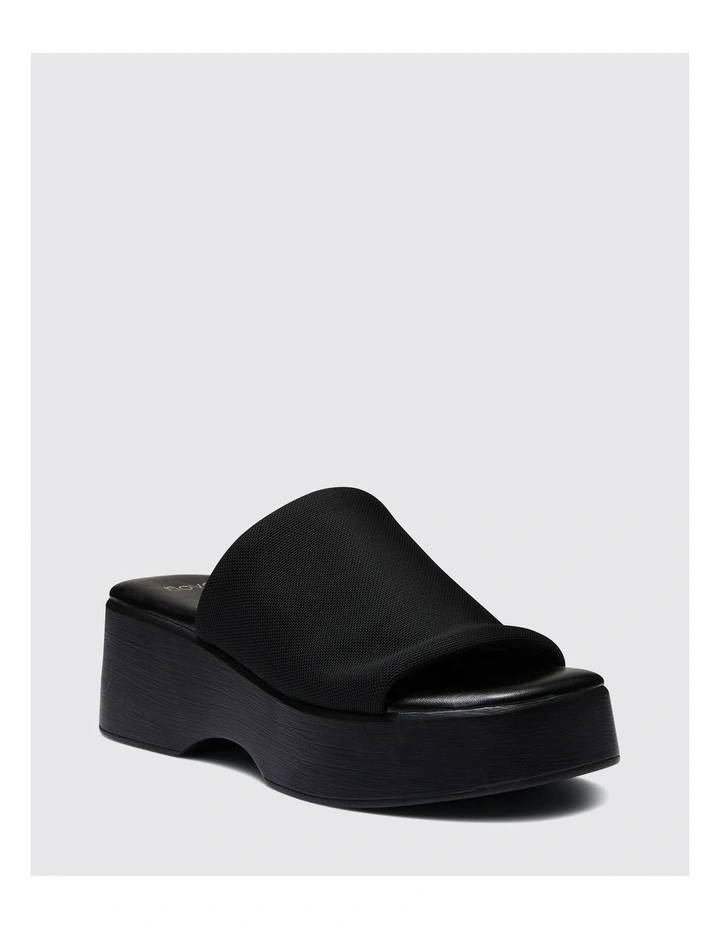 Bryson Sandal in Black