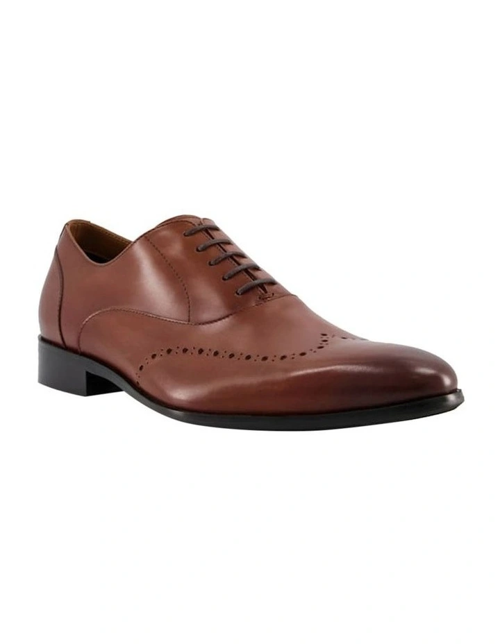 Syconn Shoes in Tan