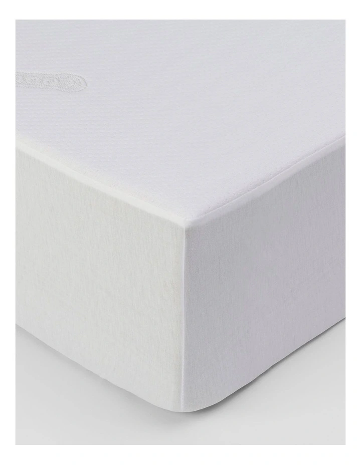 Cool Comfort Mattress Protector in White