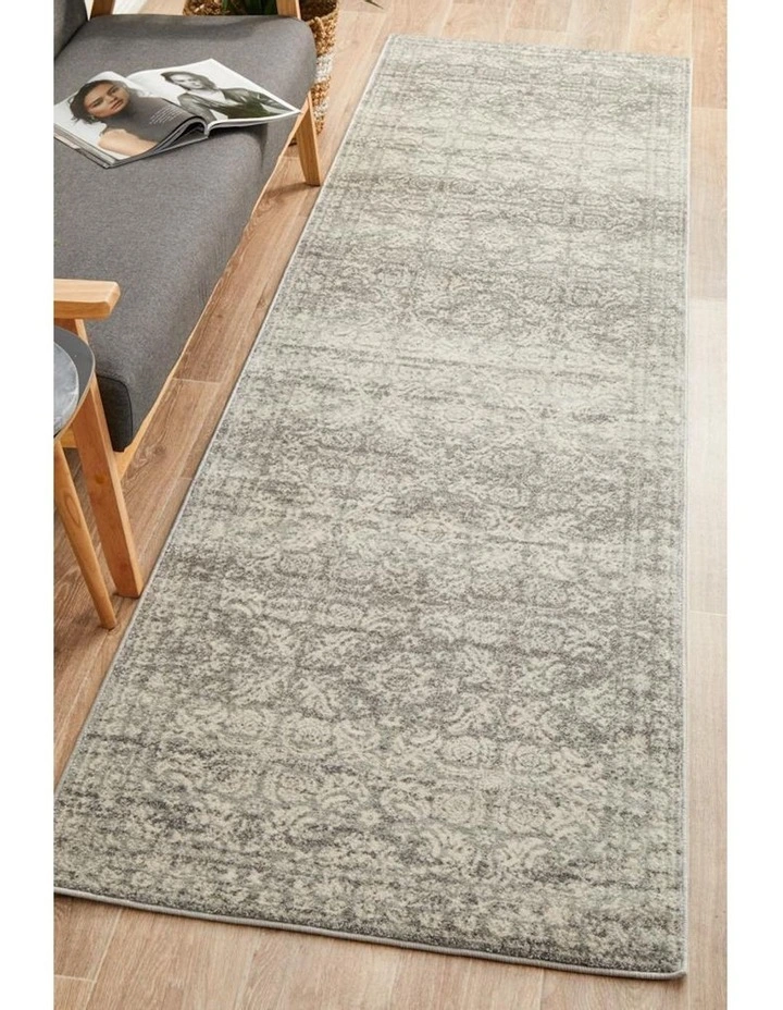 Mirage Gwyneth Stunning Transitional Runner Rug in Silver