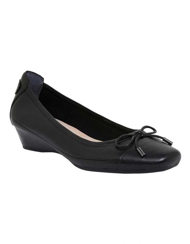 Shannon Heeled Shoes in Black Leather