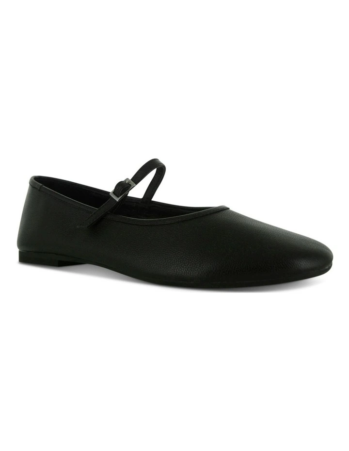 Caroline I Flats in Black