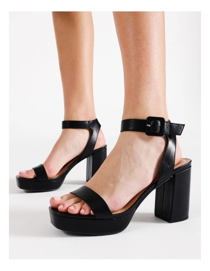 Quartz Sandal in Black