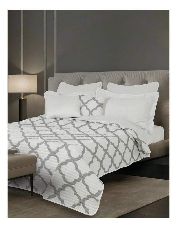 Reversible Bamboo Cooling Comforter Set 7 Piece in White