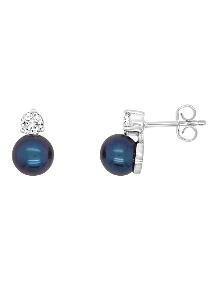 Brilliant Pearl Earrings in Peacock