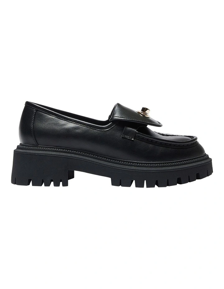 Suri Flat Shoes in Black