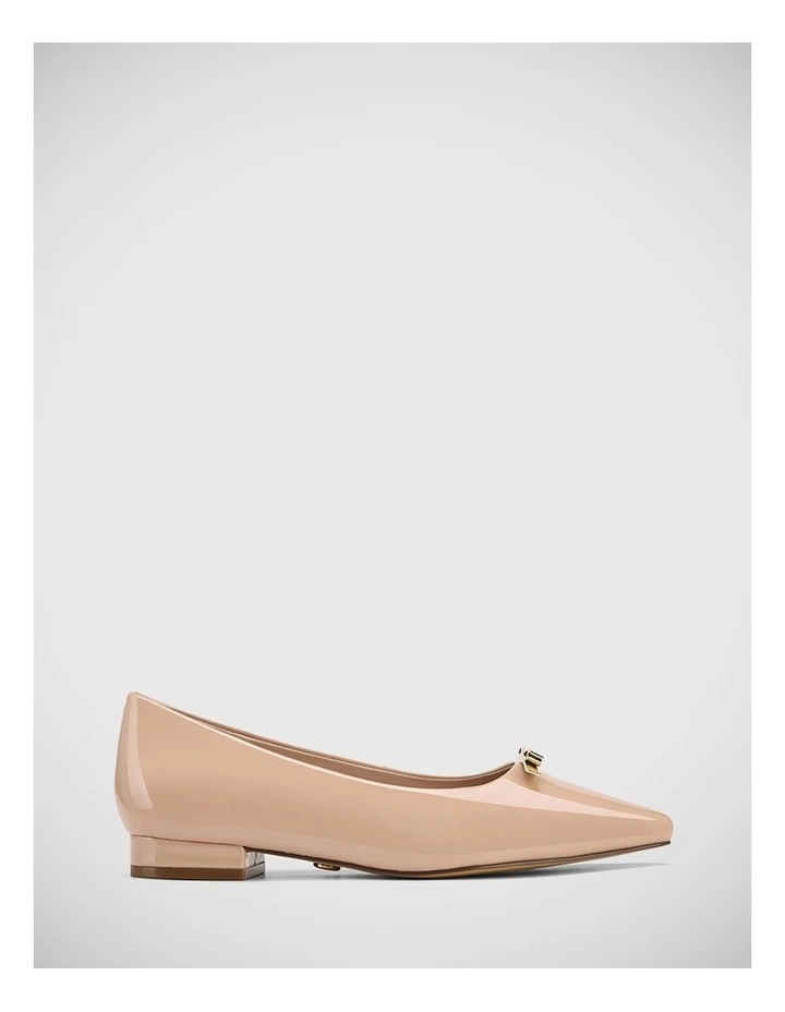 Minnie Patent Leather Flat Shoe in New Flesh