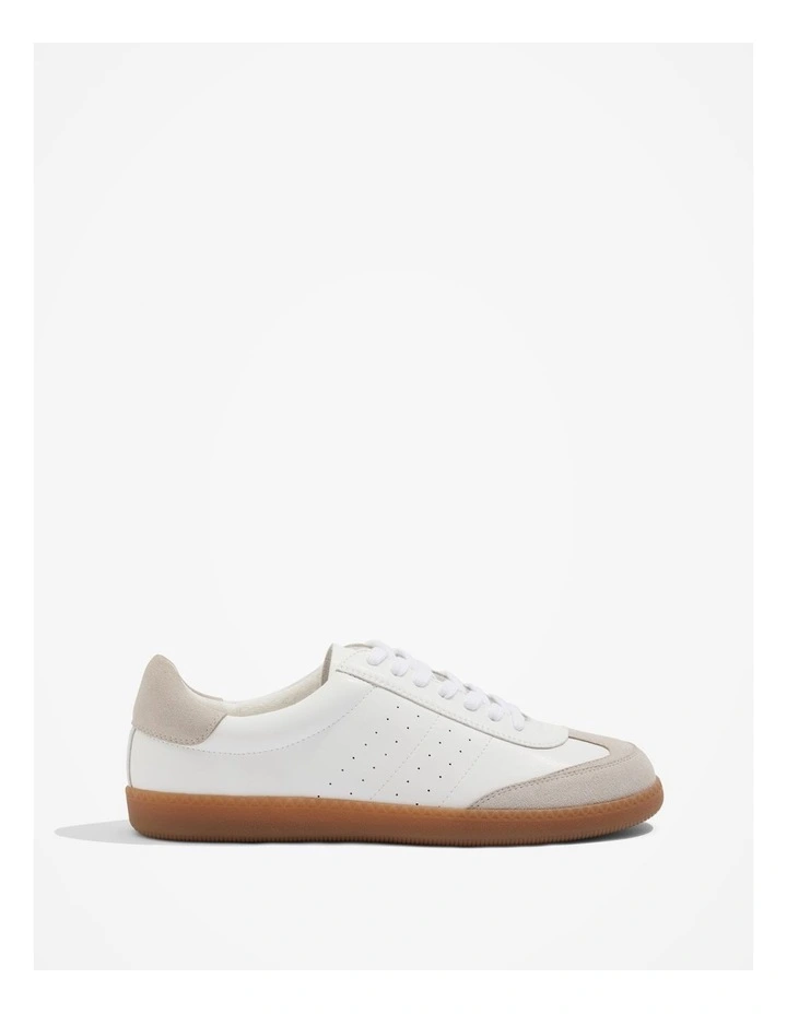 Alice Sneaker in White