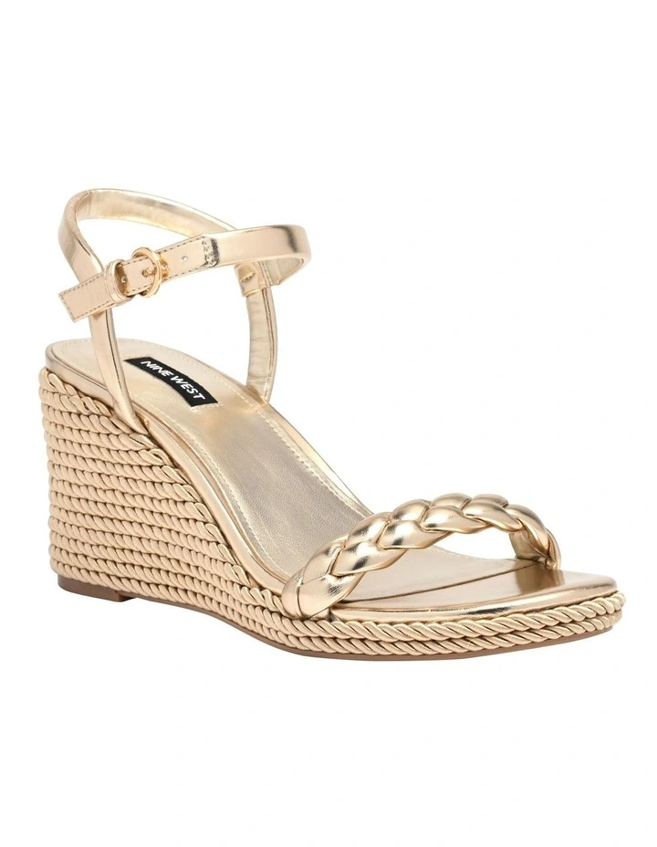 Tammie Wedge Sandal in Gold