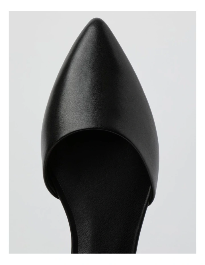 Kendall Flat Shoes in Black