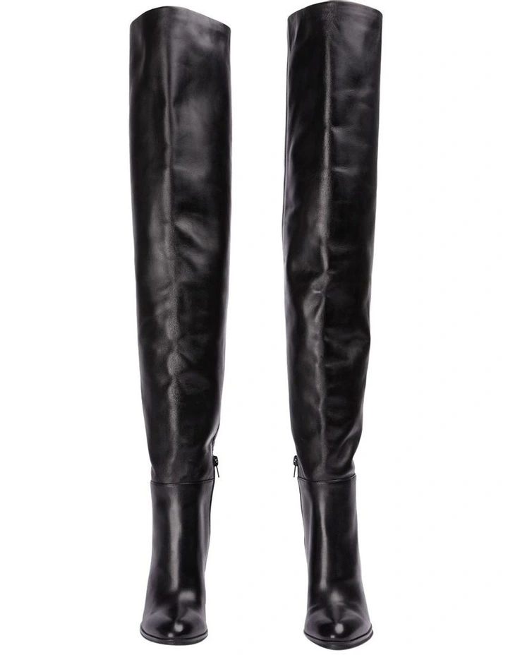 Hero Boots in Black