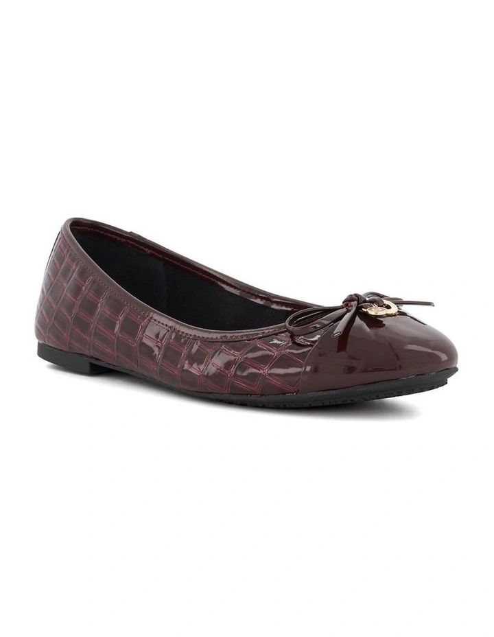 Hallo Ballet Flat in Burgundy