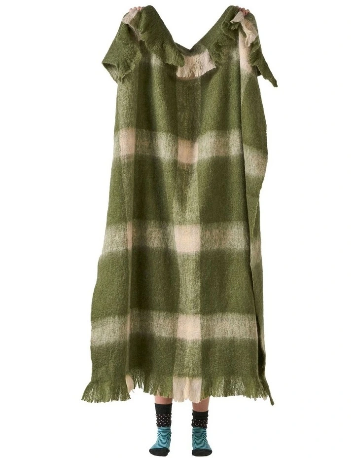 Clover Throw In Moss