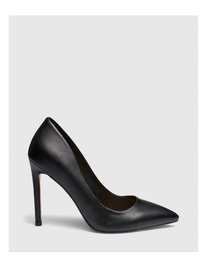Indya Pumps in Black Smooth