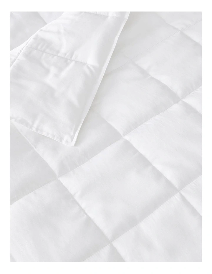 Deluxe Supersoft All Seasons Quilt in Snow