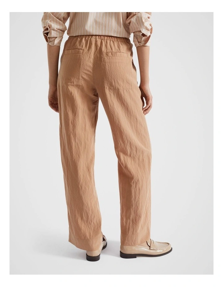 Straight Leg Casual Pant in Fudge