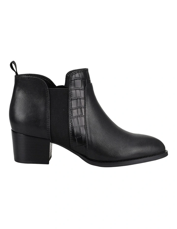 Chill Boot in Black/Black