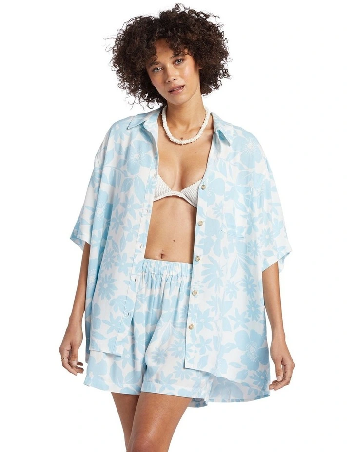 On Vacation Shirt in Bliss Blue