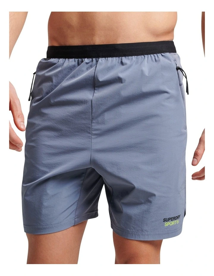 Train Hybrid Short in Folkstone Grey