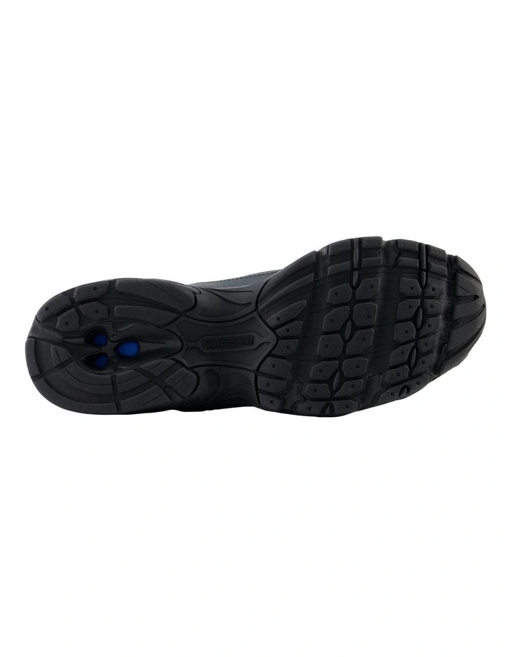 530 Sneakers in Black