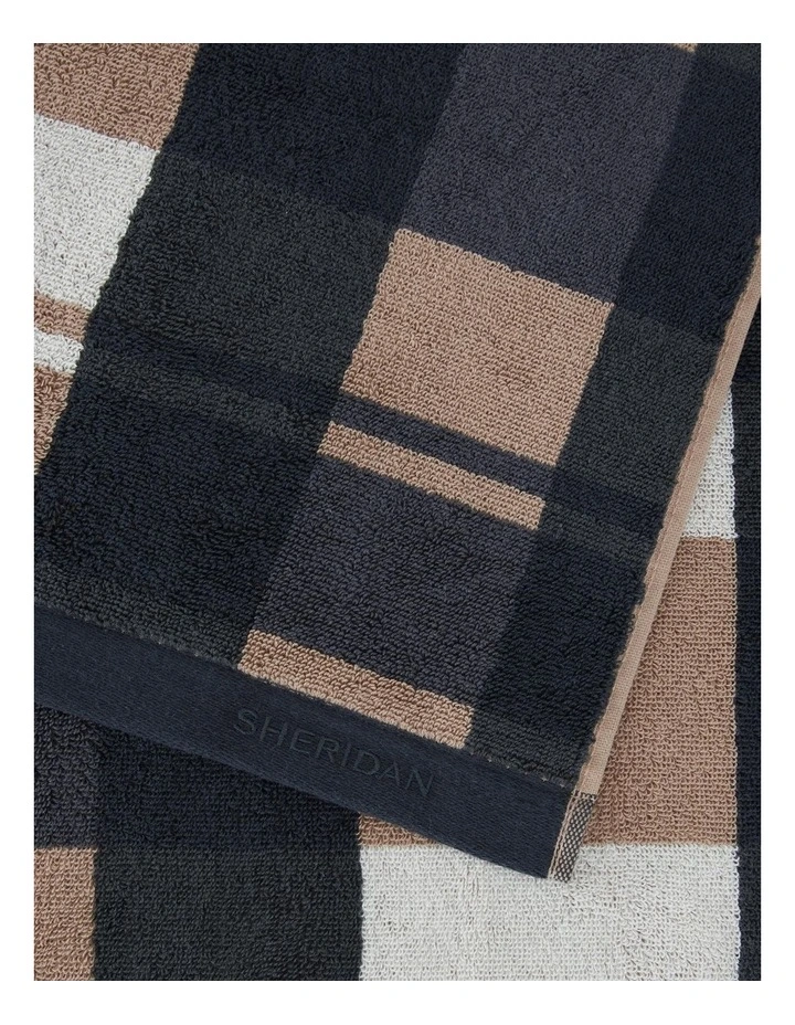 Collection Ceder Towel in Carbon