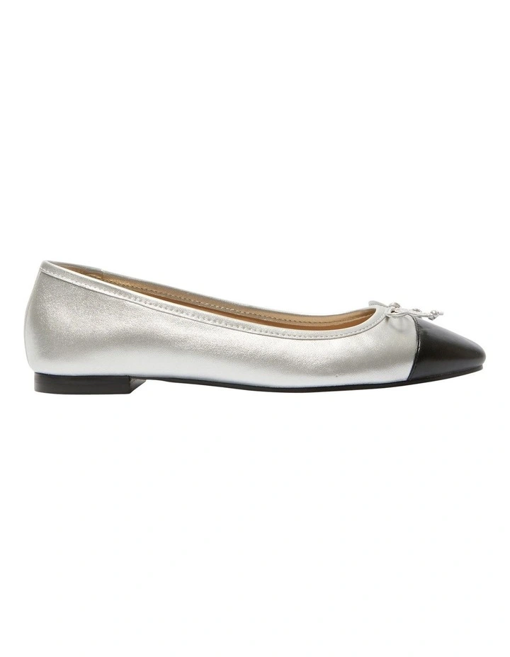 Trella Flats Leather Ballet in Silver