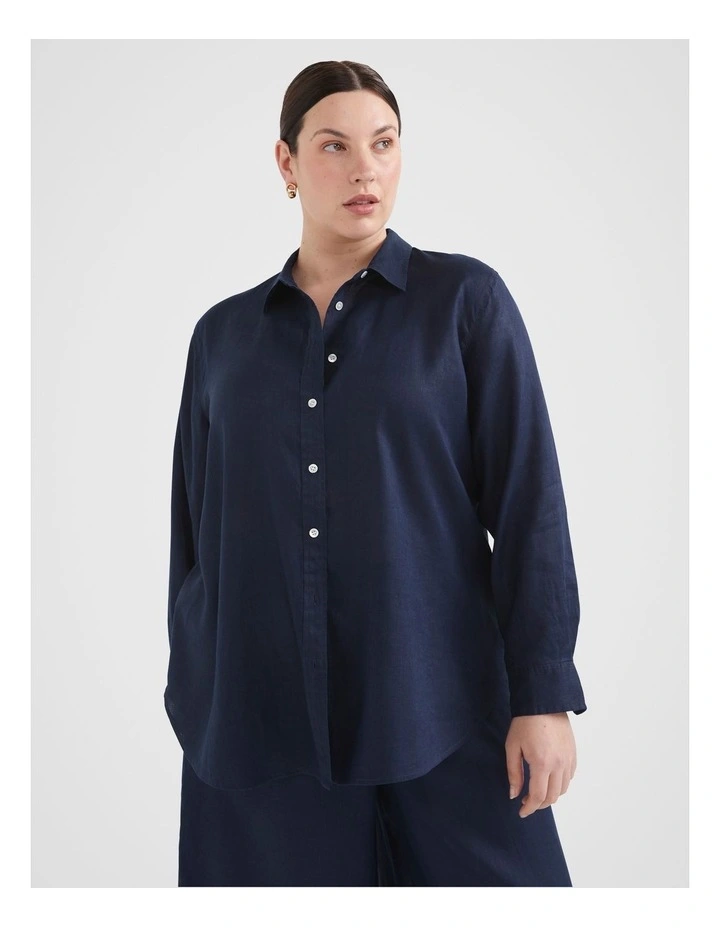 Common Standard Linen Shirt in French Navy