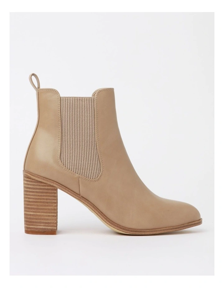 Conor Boot in Nougat