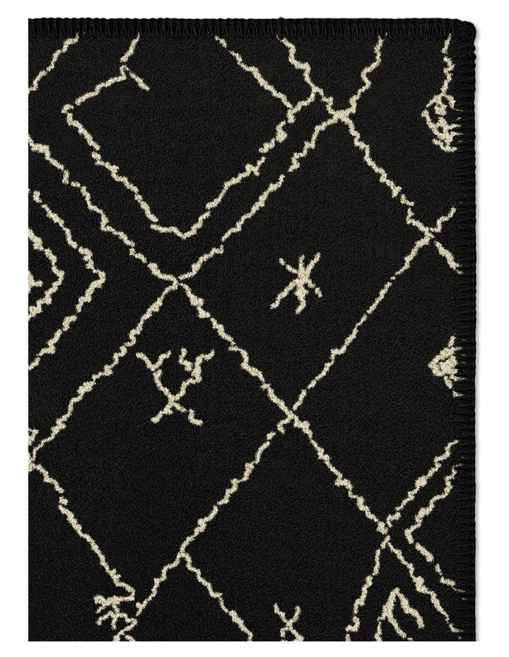Logic Washable Cotton Feel Area Rug in Black