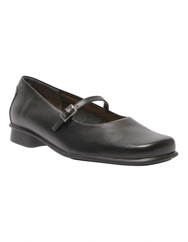 Katrina Flat Shoes in Black Leather