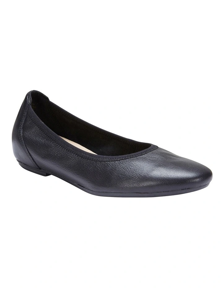 Pamper Black Glove Flat Shoes