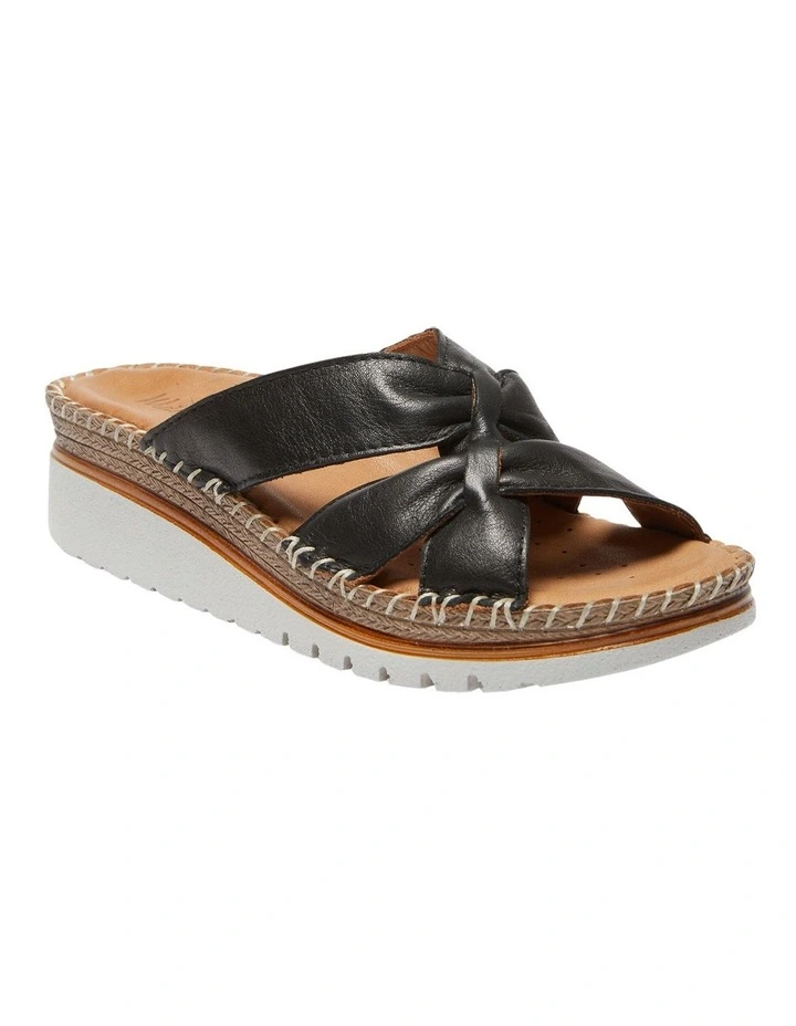 Hannah Sandals in Black Glove