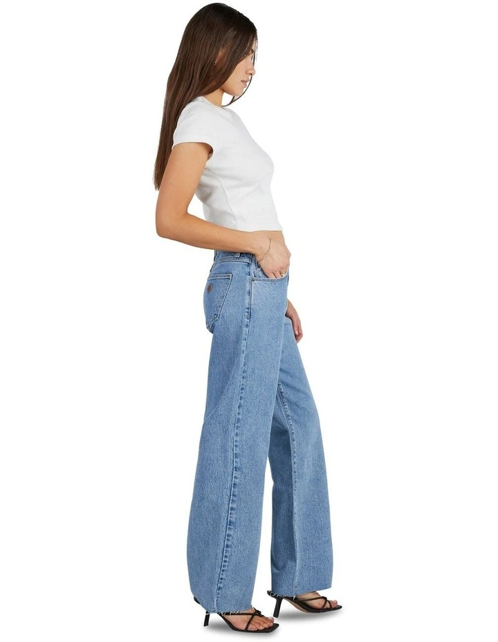 95 Baggy Ada Jeans in Light Vintage Blue