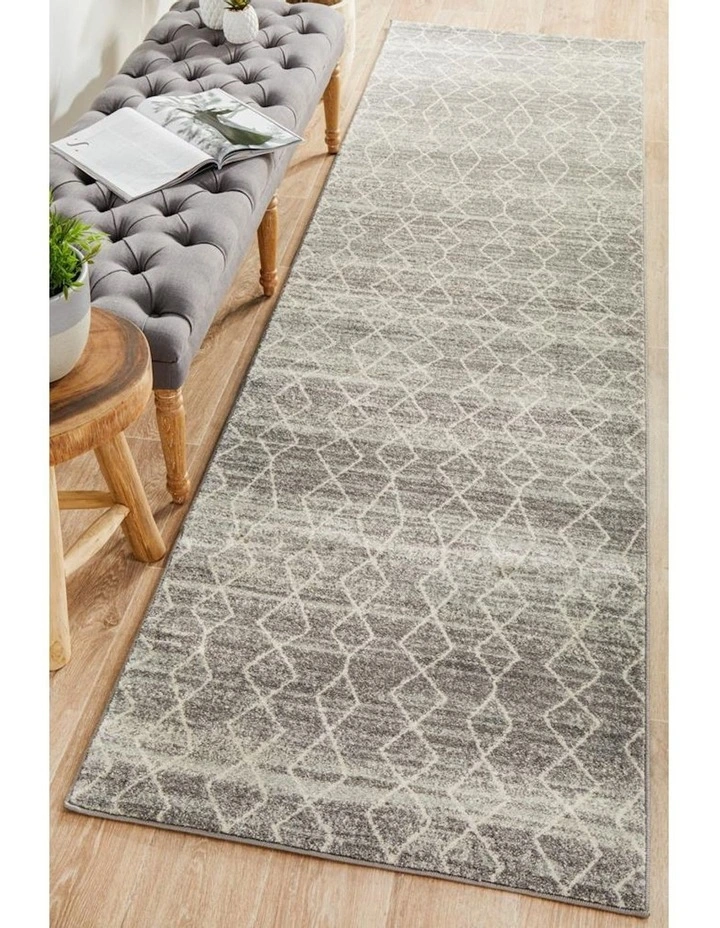 Evoke Remy Transitional Runner Rug in Silver