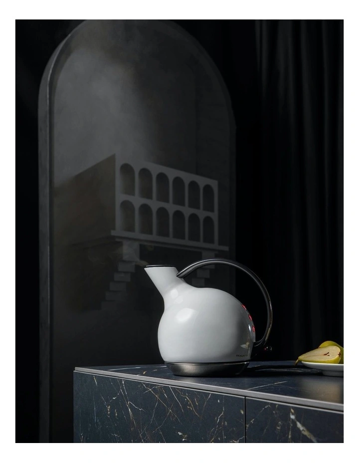 Giulietta Kettle in White