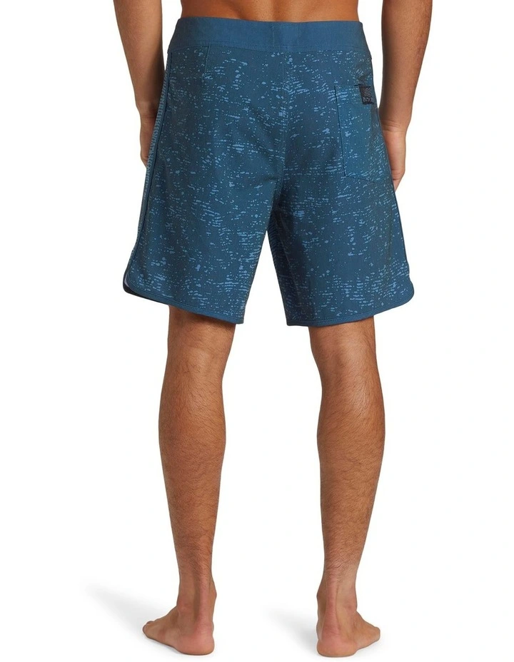 Scallop Blank Canvas 18'' Boardshorts in Midnight Navy