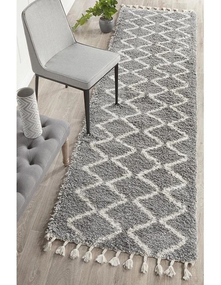Saffron 22 Rug in Silver