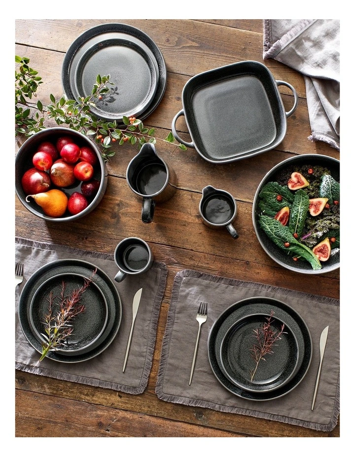 Esperance Dinner Plate in Charcoal