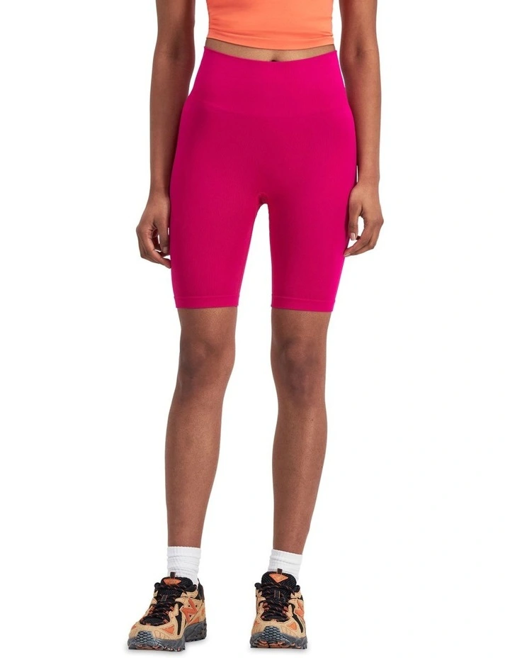 Move Seamless Bike Short in Fuchsia