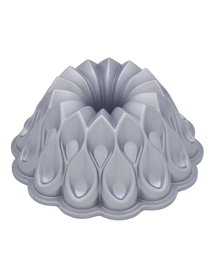 Cast Cake Mould in Royale Silver