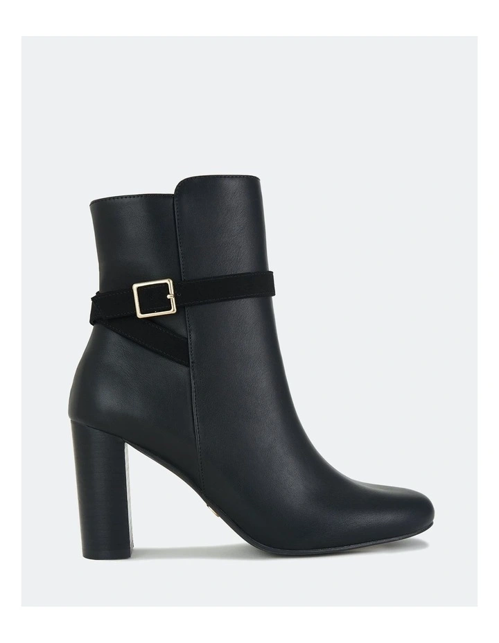 Kacha Boots in Black